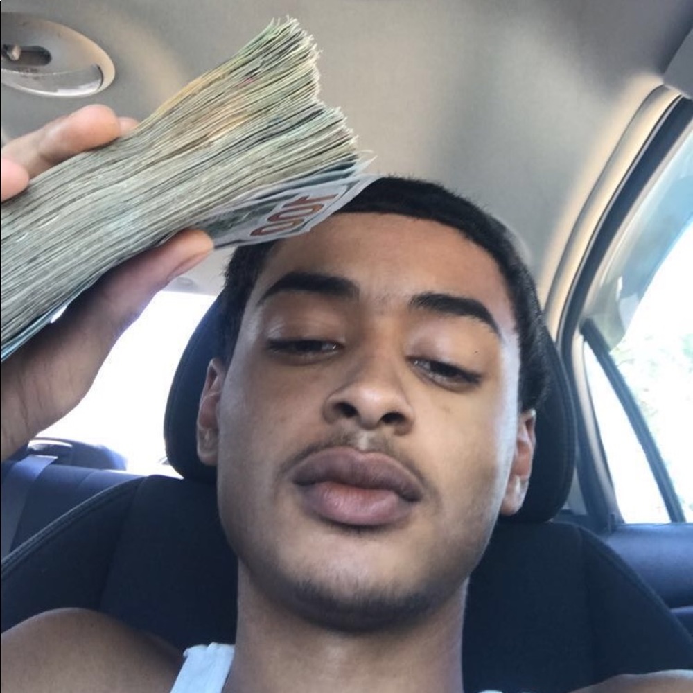 Meet your Posher, Cesar